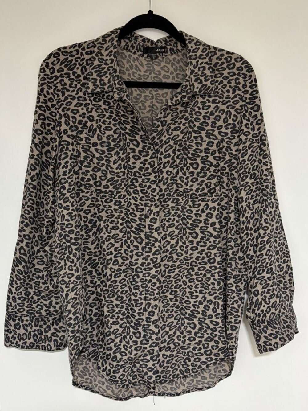 Aqua Women’s Gray Animal Print Button Front Oversized Tunic Shirt Sz Small NWOT